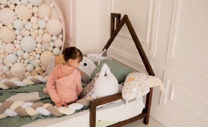 Toddler Floor Bed by BusyWood